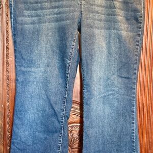 Apt. 9 Women's Boot Cut Jeans in Medium Blue Wash